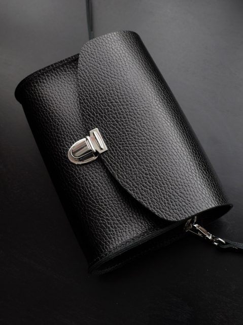 The Cambridge Satchel (ケンブリッジサッチェル)The Push Lock